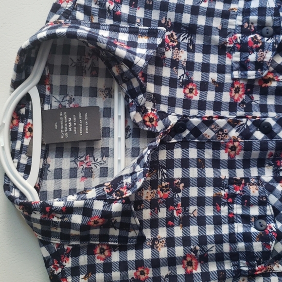 Suzy Shier Longsleeve Button Down Floral  Shirt - Picture 2 of 7